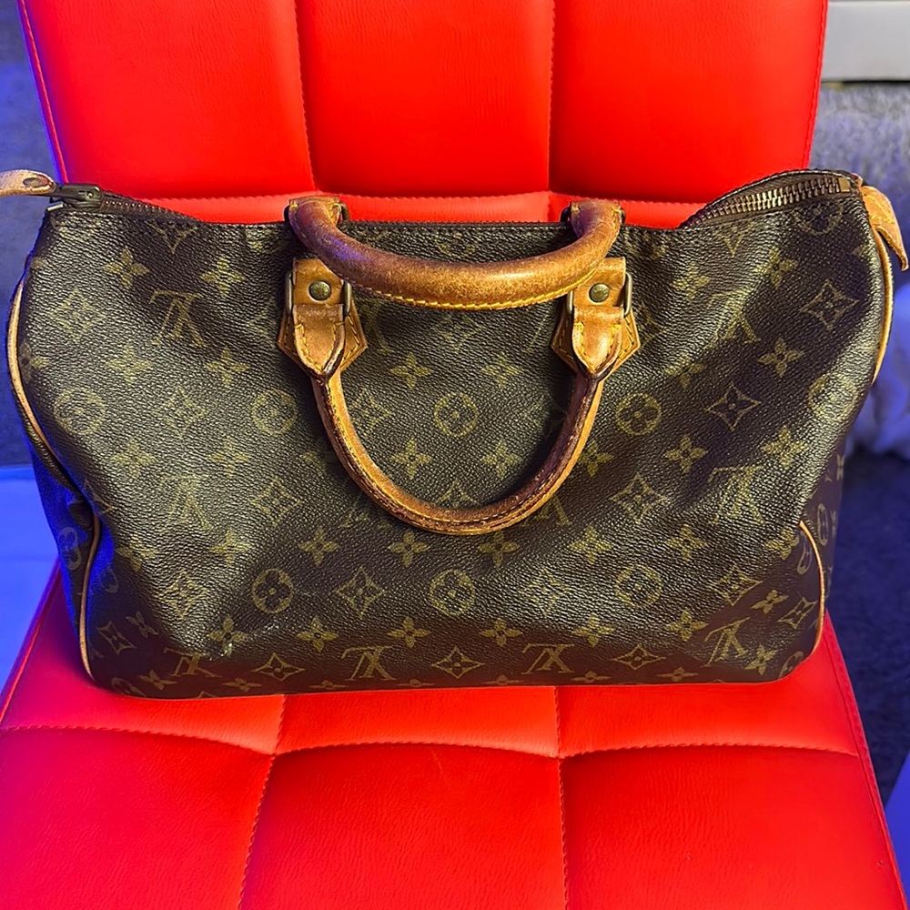 Louis Vuitton Speedy 35